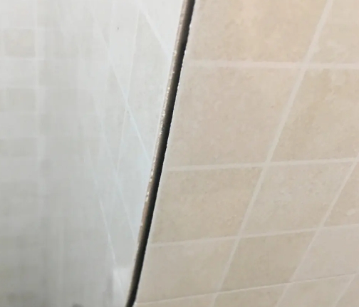 吉首瓷砖空鼓维修公司分享阳台瓷砖脱落的修复过程可以分为以下几个步骤